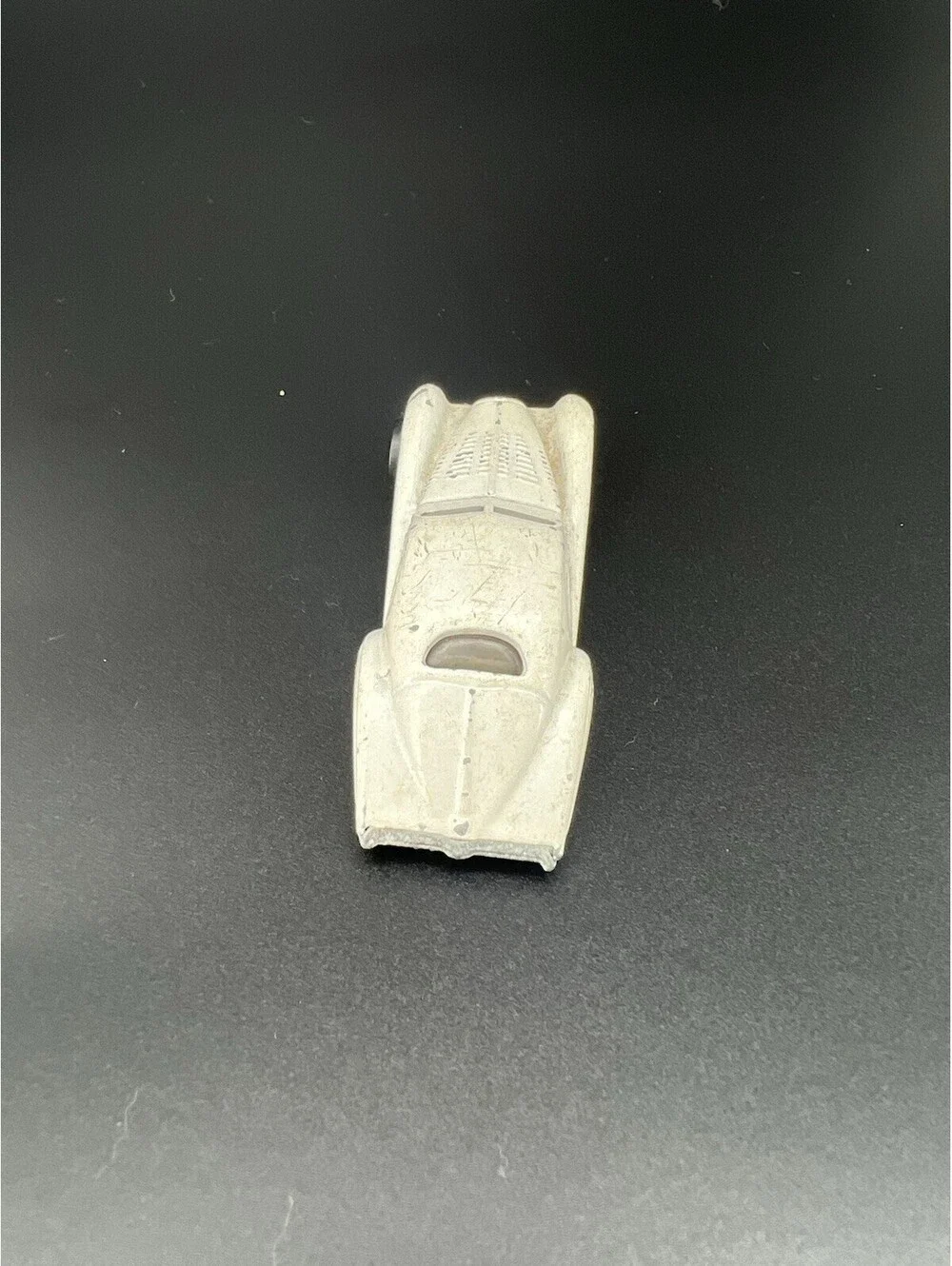 Hot Wheels 1987 Bugatti Type 57SC Atlantic White Diecast Car Malaysia Vintage